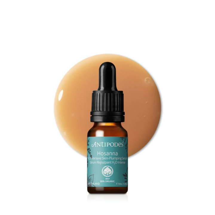 Antipodes Hosanna H₂O Intensive Skin-Plumping Serum 30ml 1st Stop, Marshall's Health Shop! Lightweight and fast absorbing, this super serum quenches thirsty skin, while boosting collagen and improving radiance. Revolutionary antioxidant Vinanza® Grape from New Zealand sauvignon blanc grapes offers protection against environmental aggressors and pollutants. Mamaku black fern promotes skin renewal, making this serum an everyday essential.