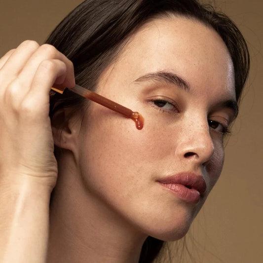 Antipodes Apostle Sensitive Skin Renew Serum 30ml 1st Stop, Marshall's Health Shop! Skin-soothing Vinanza® Oxifend from pinot noir red grapes combines with Vinanza® Grape & Kiwi antioxidant compound and mamaku black fern to soothe and support delicate complexions. The New Zealand bioactives are cultivated using sustainable farming practices, which produce the purest ingredients for skin vitality.