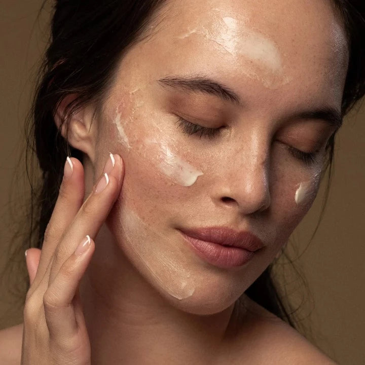 Antipodes Avocado Pear Nourishing Night Cream 60ml 1st Stop, Marshall's Health Shop! Collagen-boosting avocado oil combines with Vinanza® Grape, an antioxidant-rich extract from Marlborough sauvignon blanc grape seeds, to nurture skin that looks and feels more youthful. Native New Zealand manuka honey draws moisture to your skin to help reveal an ageless visage.