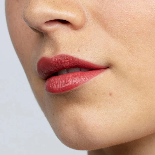 Antipodes Boom Rock Bronze Moisture-Boost Natural Lipstick 4g 1st Stop, Marshall's Health Shop! This nourishing Moisture-Boost Natural Lipstick is formulated with ingredients that are not only safe and natural, but so healthy you could almost eat them! Pure plant oils of avocado, evening primrose, and jojoba seed mean our lipsticks condition as they colour.