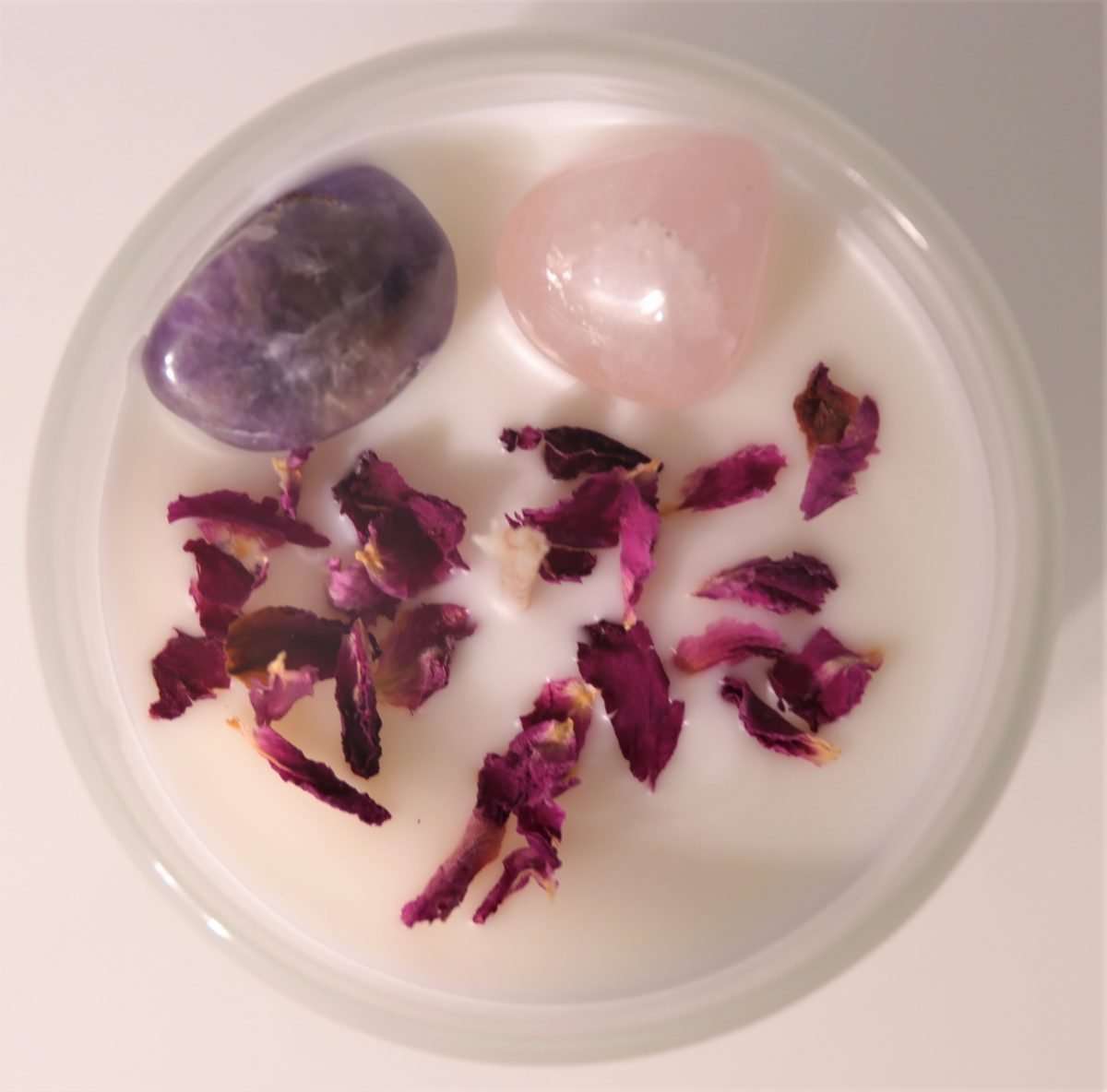 Crystal Soy Wax Candle Amethyst, Lavender, Cedarwood and Rose Petals Comes with Amethyst, Lavender, Cedarwood and Rose Petals Natural Soy Wax. 40 hours burn time. 8×9.3cm with 200g wax. SKU: CA12