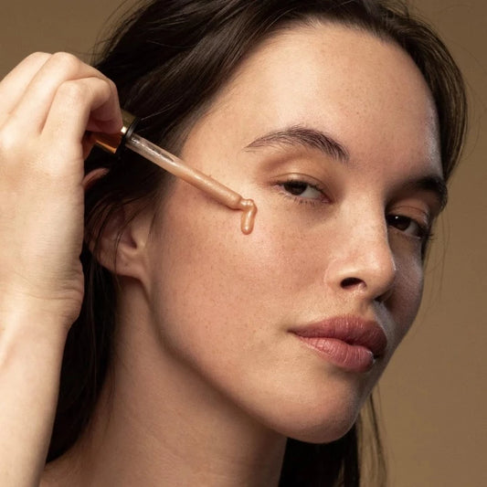 Antipodes Credo Probiotic Ferment Revitalise Serum - 30ml 1st Stop, Marshall's Health Shop! A daytime serum featuring Kalibiome AGE Probiotics and high-tech fermented ingredients to help balance the microbiome and improve the appearance of blemishes.