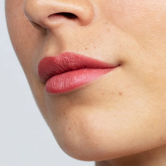 Antipodes Dusky Sound Pink Moisture-Boost Natural Lipstick 4g 1st Stop, Marshall's Health Shop! This nourishing Moisture-Boost Natural Lipstick is formulated with ingredients that are not only safe and natural, but so healthy you could almost eat them! Pure plant oils of avocado, evening primrose, and jojoba seed mean our lipsticks condition as they colour.