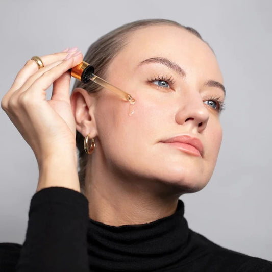 Antipodes Joyous Protein-Rich Night Replenish Serum 30ml 1st Stop, Marshall's Health Shop! Plant oils from Himalayan goji berry, raspberry seed, and New Zealand blackcurrant are a rich source of essential fats to keep your skin nourished and plump, while South Pacific hibiscus flower freshens the complexion.