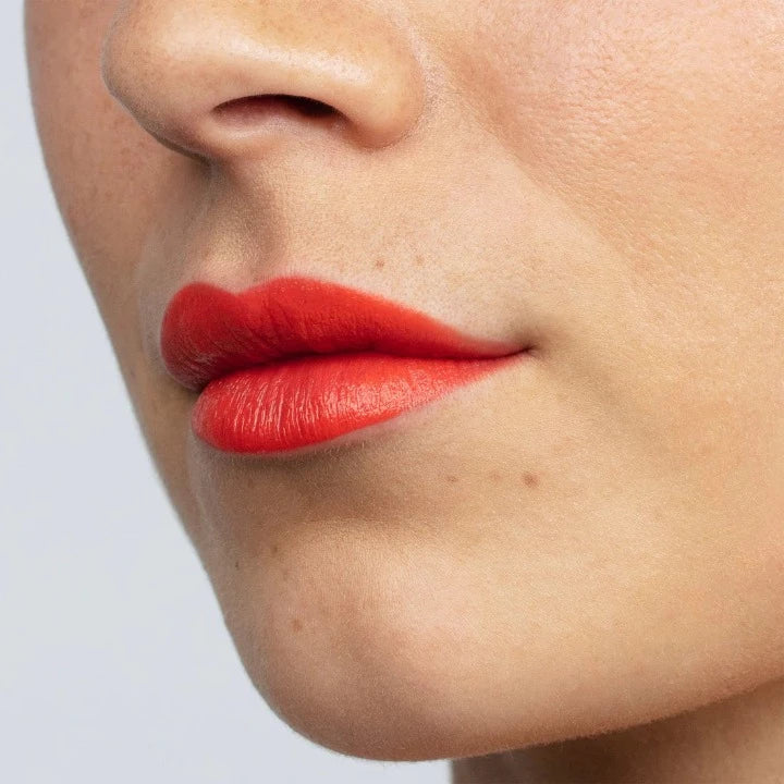 Antipodes Piha Beach Tangerine Moisture-Boost Natural Lipstick 4g 1st Stop, Marshall's Health Shop! This nourishing Moisture-Boost Natural Lipstick is formulated with ingredients that are not only safe and natural, but so healthy you could almost eat them! Pure plant oils of avocado, evening primrose, and jojoba seed mean our lipsticks condition as they colour.