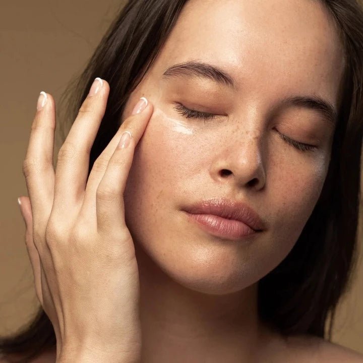 Antipodes Kiwi Seed Oil Eye Cream 30ml 1st Stop, Marshall's Health Shop! A cooling, silky formulation boasting extraordinary scientific results, with nutrient-rich oil from New Zealand-grown kiwi fruit, very high in vitamin C, to moisturise and soften the appearance of fine lines.