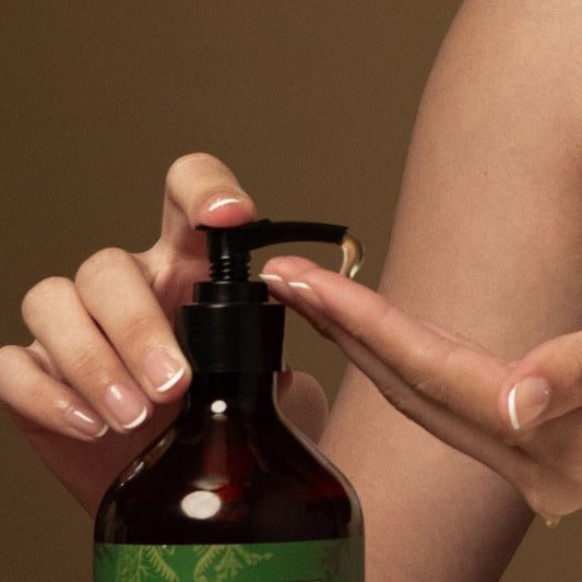 Antipodes Nirvana Hand & Body Wash 500ml 1st Stop, Marshall's Health Shop! Treat your skin to the ultimate unisex hand and body wash for your daily and nightly cleansing rituals. A moisturising mix of harakeke flax, wild blackcurrant, and avocado oils nourish as they cleanse, revealing energised, fresh, and thoroughly replenished skin.