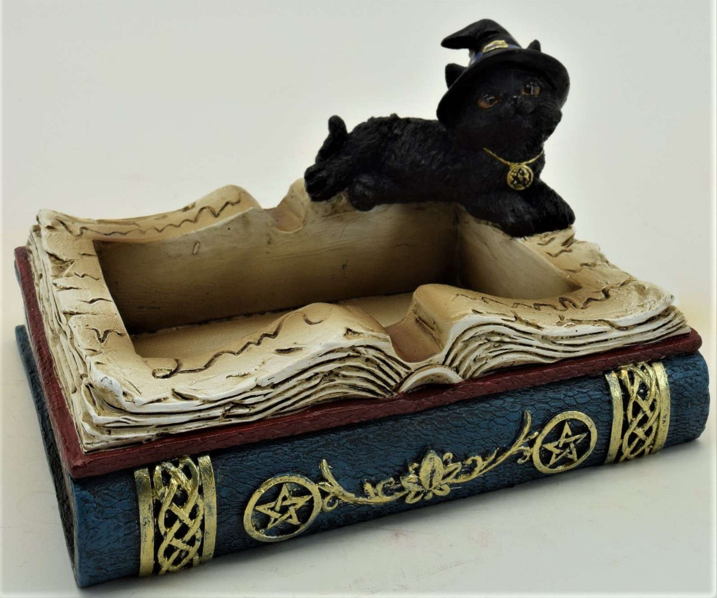 Black Cat Book Ashtray - MarshallsHealthShop