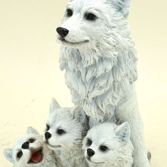 Mother Wolf With Pups Figurines