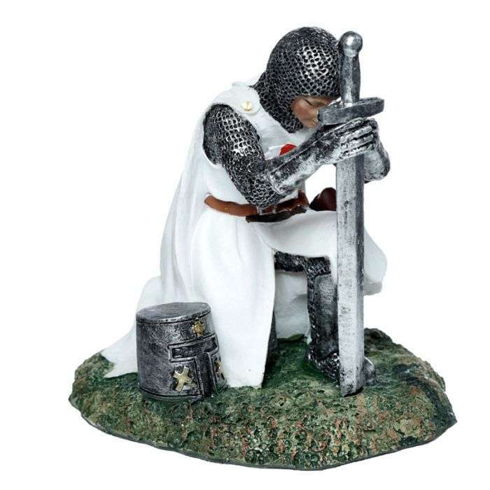 Protector of the Kingdom Knight Kneeling - MarshallsHealthShop