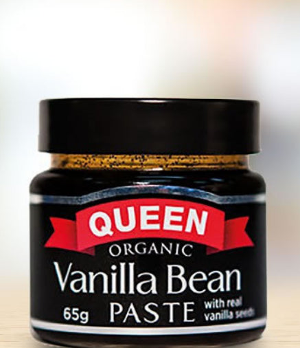 Queen Established 1897 Made with organic vanilla beans, Queen Vanilla Bean Paste with Seeds gives a strong, pure vanilla flavour and attractive vanilla bean flecks to desserts and baking. One teaspoon of this paste has the seed content of a whole Vanilla Bean, meaning it is an ideal substitute for recipes that call for a whole Vanilla Bean. It can also be used 1:1 to replace Vanilla extract in baking and desserts to give a stronger Vanilla flavour.
