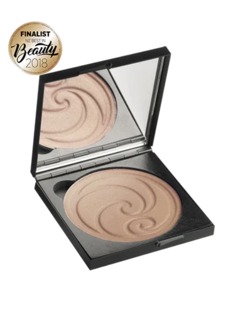 Living Nature's certified natural Summer Bronze Pressed Powder delivers a radiant, sun-kissed complexion.  Fragrance-free and suitable for all skin types, including sensitive skin. 13g