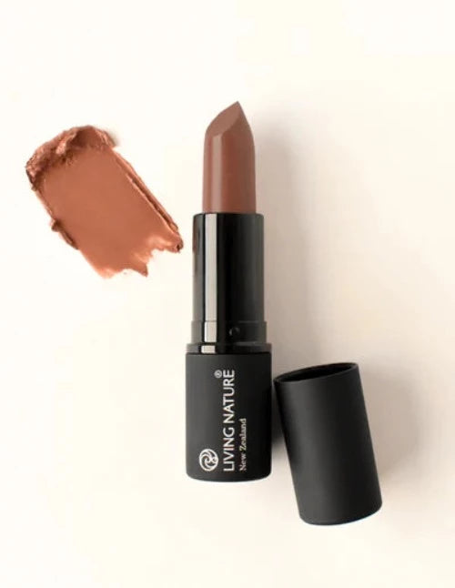 LIVING NATURE LIPSTICK - SANDSTONE Be cool and collected in Living Nature’s certified natural Sandstone lipstick, a soft taupe with cool undertones and a hint of rose. Formulated with the highest quality, all natural ingredients, Sandstone hydrates and rejuvenates lips while providing long-lasting luscious colour.