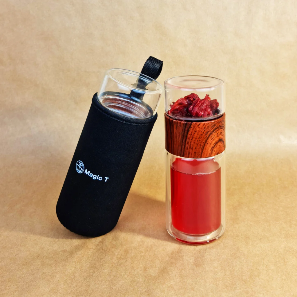 MagicT - Infuser Flask - Wood Look 250ml MagicT Infuser flask is the perfect tea vessel for busy days, office, camping or even a cup of tea in bed. This means anytime-anywhere. The wood-look Magic Flask comes with a handy polyester sleeve cover to be more functional outdoors.