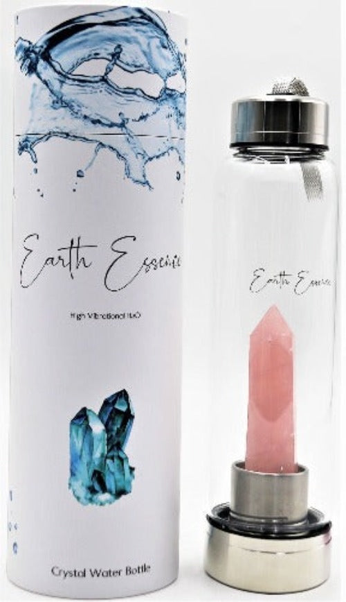 Crystal Point Bottle Rose Quartz The bottle is made of high grade borosilicate glass. The stainless steel base and lid of the bottle can be unscrewed. The glass portion can be washed either by hand or in the dishwasher. Please do not place the crystal wand (attached to the base) in the dishwasher. Capacity: 550ml SKU: PWRQ