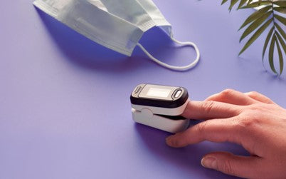 Pulse Oximeter (Fingertip) What is a Pulse Oximeter? A pulse oximeter helps people monitor oxygen by using light beams to estimate blood oxygen saturation and pulse rate (similar to heart rate). Oxygen saturation gives you information about how much oxygen is in your blood cells. Pulse oximeters can also measure tissue perfusion, which is the amount of blood that flows through your circulatory system.