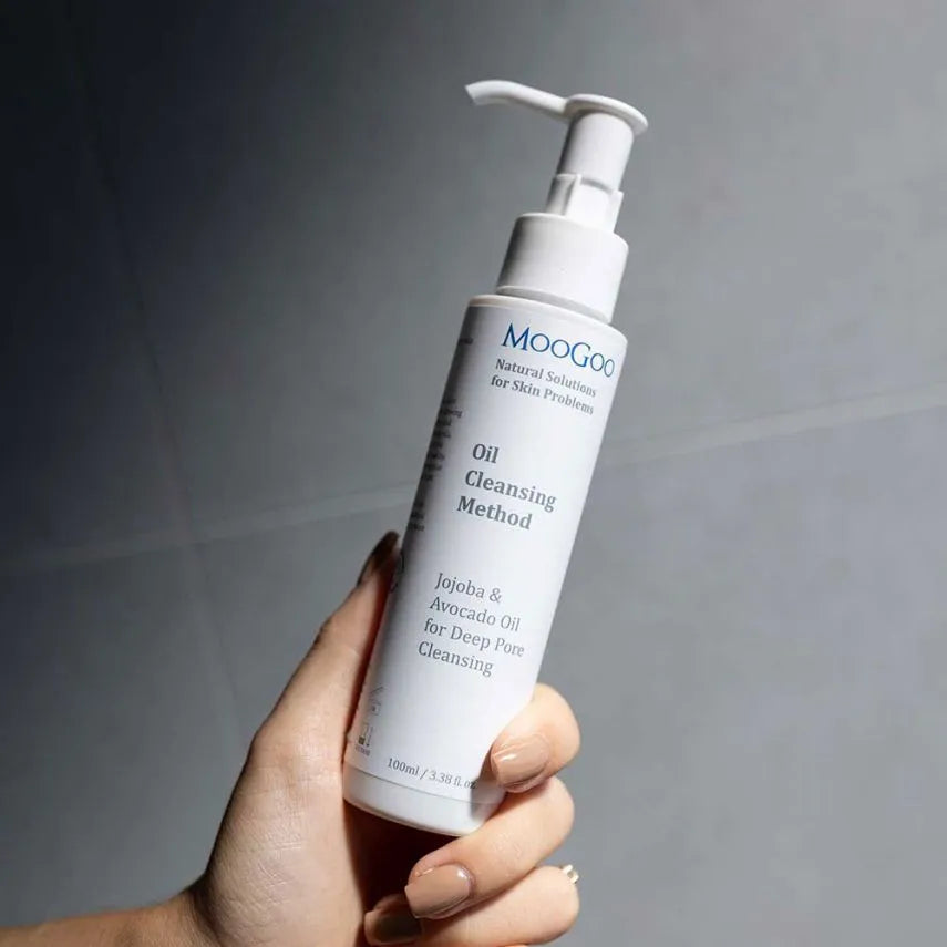 MooGoo Oil Cleansing Method 100ml The Oil Cleansing Method is a way of cleansing the skin using oils and massage. Oil to cleanse the skin? It sounds counter-intuitive but oils can dissolve hardened oil that can get stuck in your pores, and also help remove other impurities such as built up dirt, sweat and makeup.