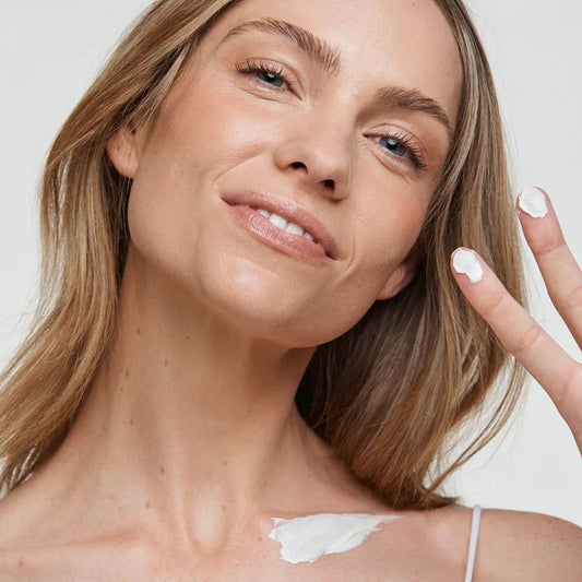 MooGoo Clear Zinc Sunscreen SPF 40 120g We wish making a good sunscreen using only Zinc as the active was as easy as putting Zinc into a moisturiser; but it’s not. Developing a sunscreen with broad-spectrum sun protection using only Zinc, without being too greasy is very complicated. The cream needs to be stable, provide a good reflective film, be naturally preserved etc. All of these things took us 4 years of work to achieve.