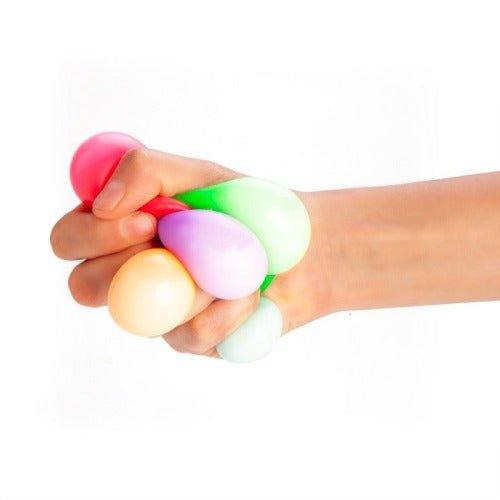 Smoosho’s Sticky Splat Ballz – Set of 3 Stick em to each other or splat ’em on the wall! Fun & relaxing sensory play Filled with Smoosho’s squishable fluffy foam Pack of 3 in 2 bright colour assortments 3.8(L) x 3.8(W) x 3.8(H) cm SKU: HY-SSM