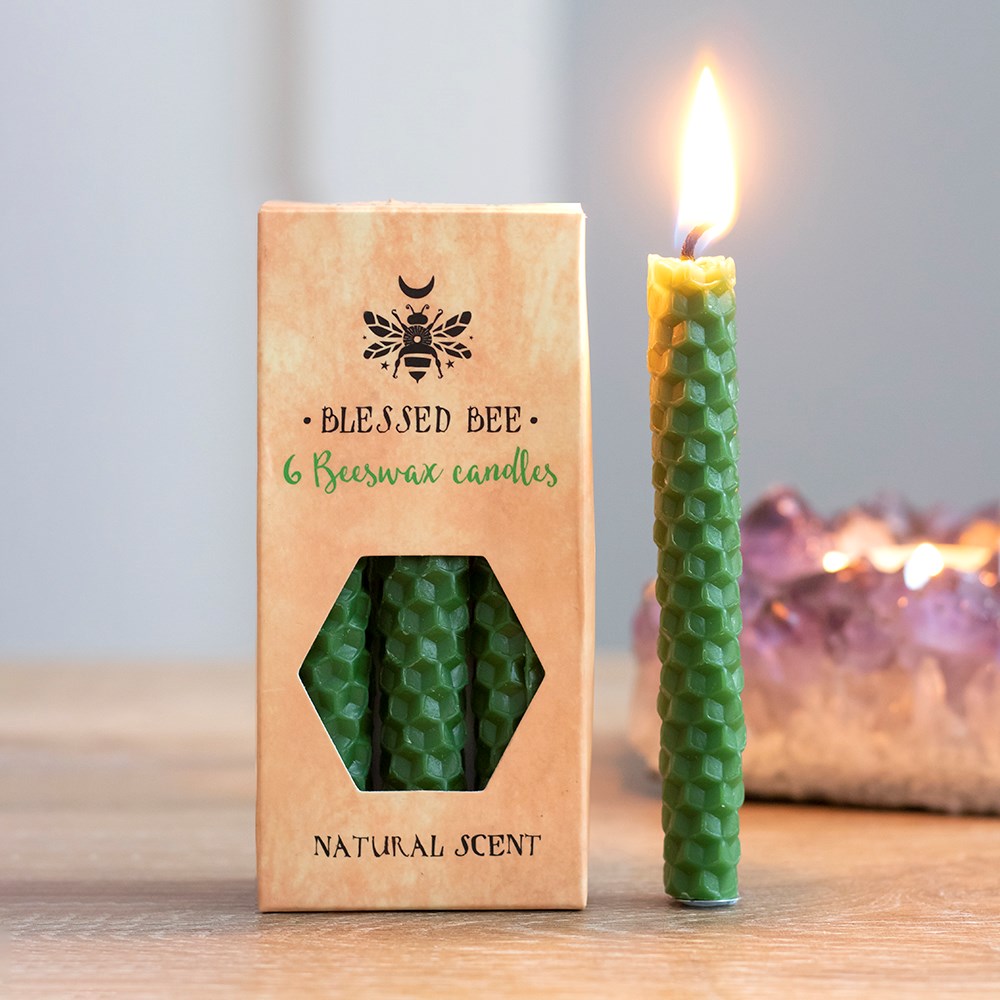 Pack of 6 Green Beeswax Spell Candles&nbsp;
H:10 x D:1 cm - A box of 6 green Blessed Bee beeswax candles useful for spell work involving luck and vitality. Light, natural scent. Approximate burn time of 1 hour. 100% linen wick. Non-toxic. Do not ingest.

SKU: SDBW48238