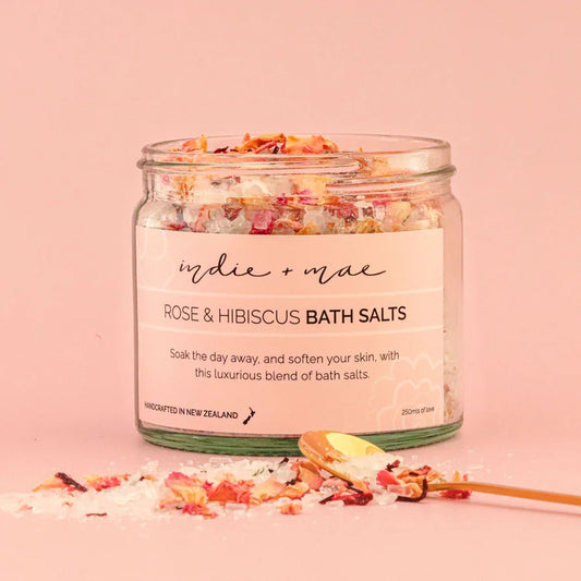 Indie + Mae | Bath Salts - Rose &amp; Hibiscus

Soak, soften, and let it all go.

Slip into the bath and let Indie + Mae's Rose &amp; Hibiscus Bath Salts melt the day away.

This dreamy blend of mineral-rich Epsom salts, real rose petals, and hibiscus flowers helps to ease tension, soothe sore muscles, and hydrate your skin - all while surrounding you with a soft, floral scent.

Lovingly made onsite in New Zealand, as a proud 100% natural brand of The Herb Farm.

How to use

Fill a bathtub with warm water t