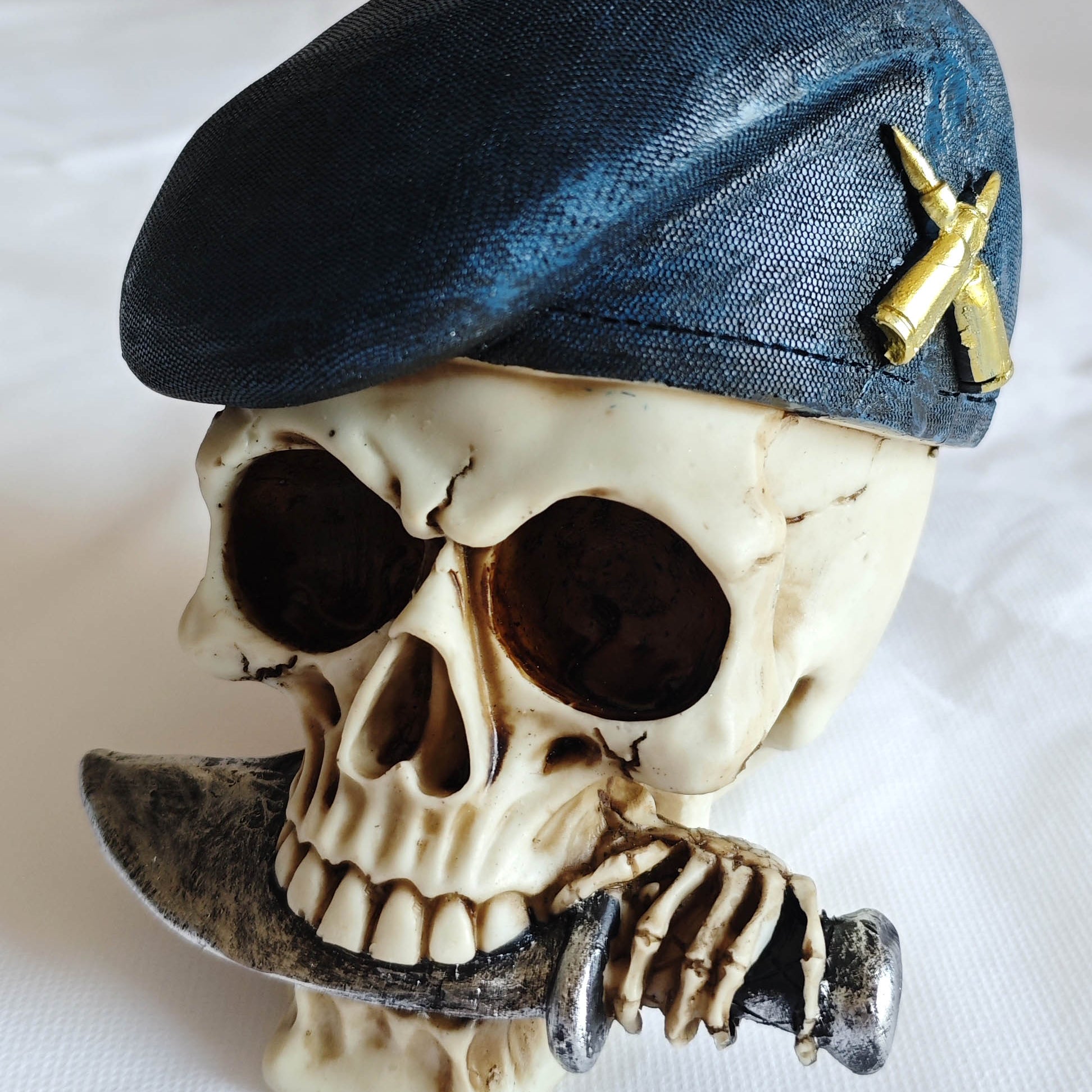 Skull Wearing Beret with Dagger

Size: 14.5x13CM

1st Stop, Marshall's Health Shop!

SKU: SKL37
