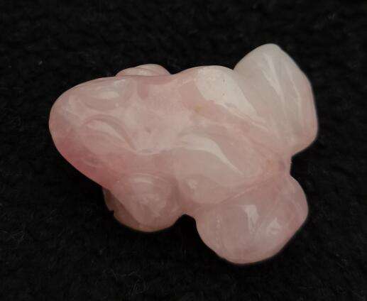 Gemstone Frog Rose Quartz - MarshallsHealthShop