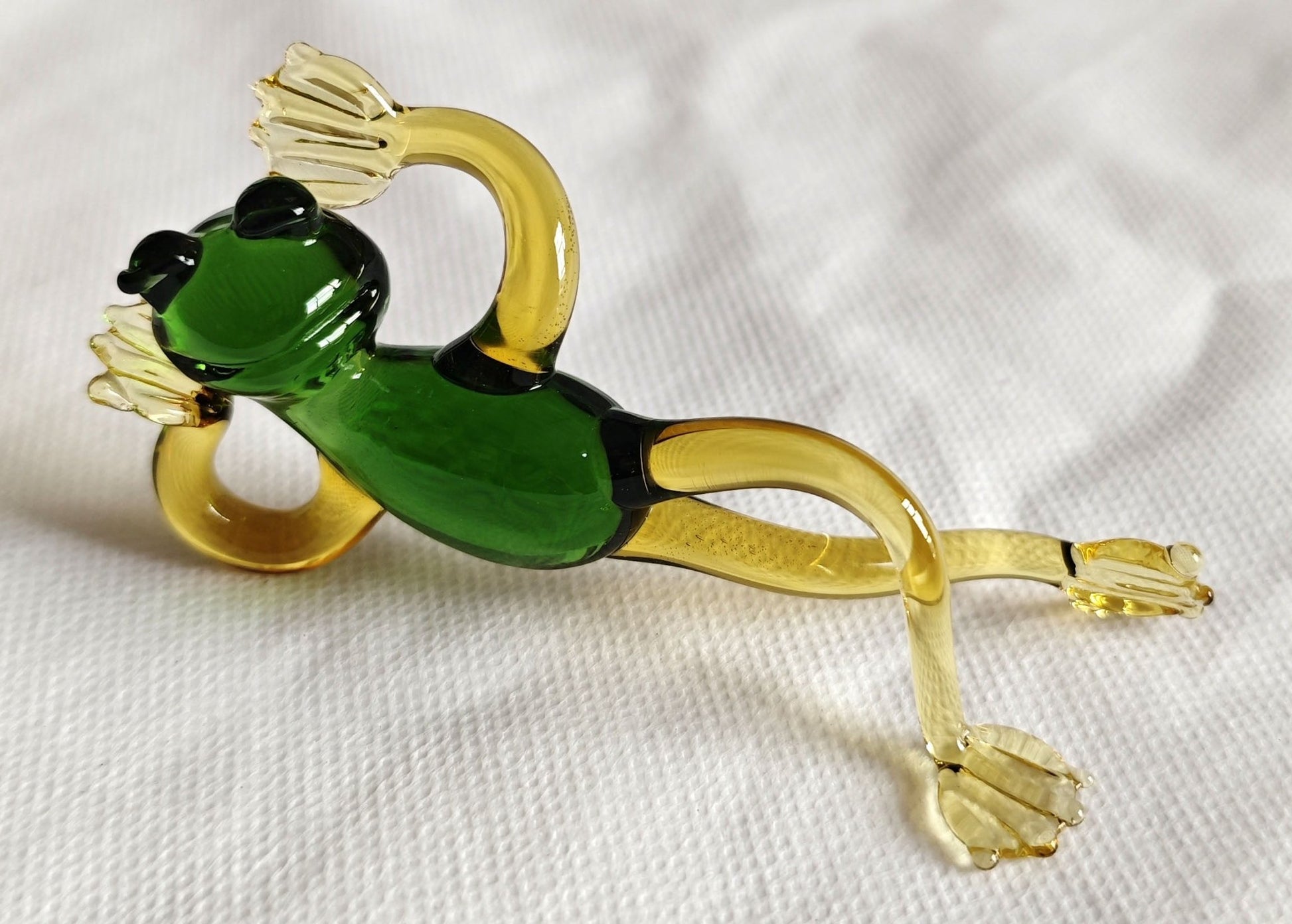 Glass Art Cute Frogs - MarshallsHealthShop
