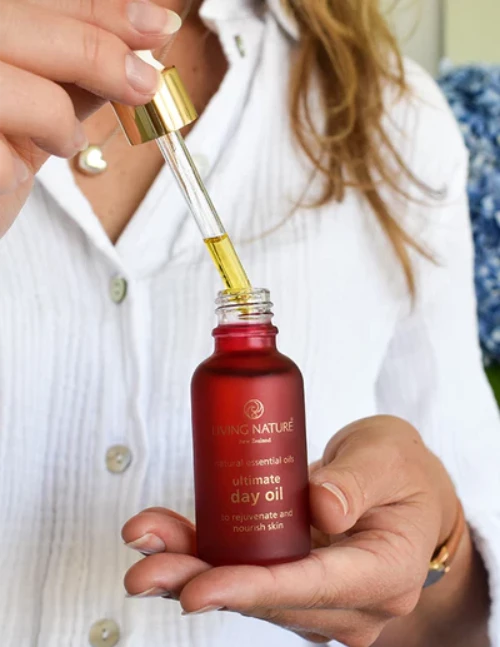 Living Nature's certified natural Ultimate Day Oil is your essential balancing blend, containing the nutrients skin requires to achieve and maintain optimum health. Rosehip and Evening Primrose oils contain essential fatty acids to aid skin regeneration and repair damaged tissue, whilst the calming and rejuvenating properties of dried Calendula flowers infused in Jojoba Oil helps to even out skin tone and promote a healthy youthful glow.