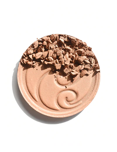 LIVING NATURE LUMINOUS PRESSED POWDER - MEDIUM Natural minerals combine to make this powder reflective and refractive, adding a soft luminous glow to your complexion. Use as the finishing touch after foundation or tinted moisturiser, or alone for soft natural colour.