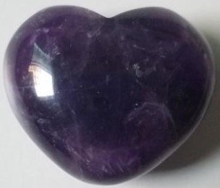 Amethyst Heart Size: 3CM  SKU: AMH