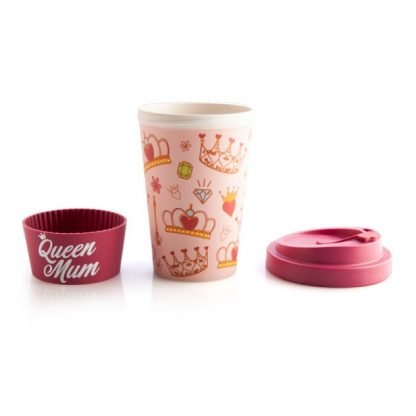 Eco-to-Go Bamboo Cup&nbsp;Queen Mum

Eco-friendly travel cup made from bamboo
Features a pattern of crowns, jewels and hearts on a light pink background
Matching magenta anti-spill lid and protective silicone band with ‘Queen Mum’ in elegant cursive font
Holds approximately 470 ml

100(L) x 100(W) x 140(H) mm

1st Stop, Marshall's Health Shop, Gift Shop!

SKU: LT-EGC/QM
