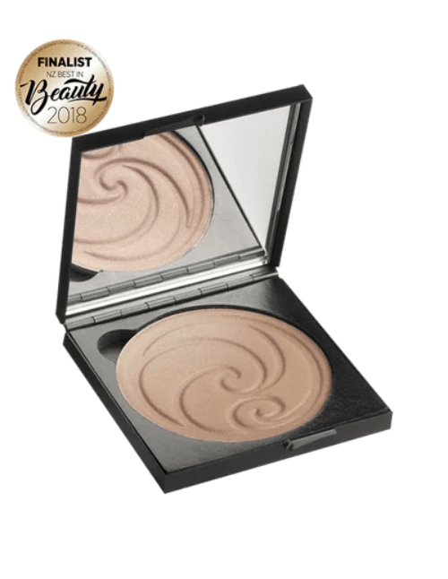 Living Nature's certified natural Summer Bronze Pressed Powder delivers a radiant, sun-kissed complexion.  Fragrance-free and suitable for all skin types, including sensitive skin. 13g