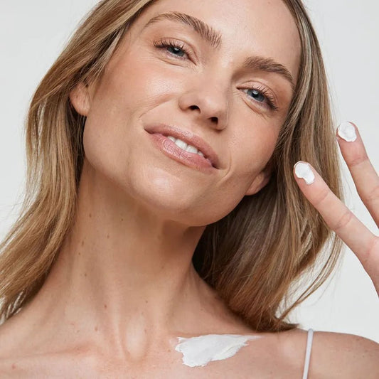 MooGoo Clear Zinc Sunscreen SPF 40 120g We wish making a good sunscreen using only Zinc as the active was as easy as putting Zinc into a moisturiser; but it’s not. Developing a sunscreen with broad-spectrum sun protection using only Zinc, without being too greasy is very complicated. The cream needs to be stable, provide a good reflective film, be naturally preserved etc. All of these things took us 4 years of work to achieve.